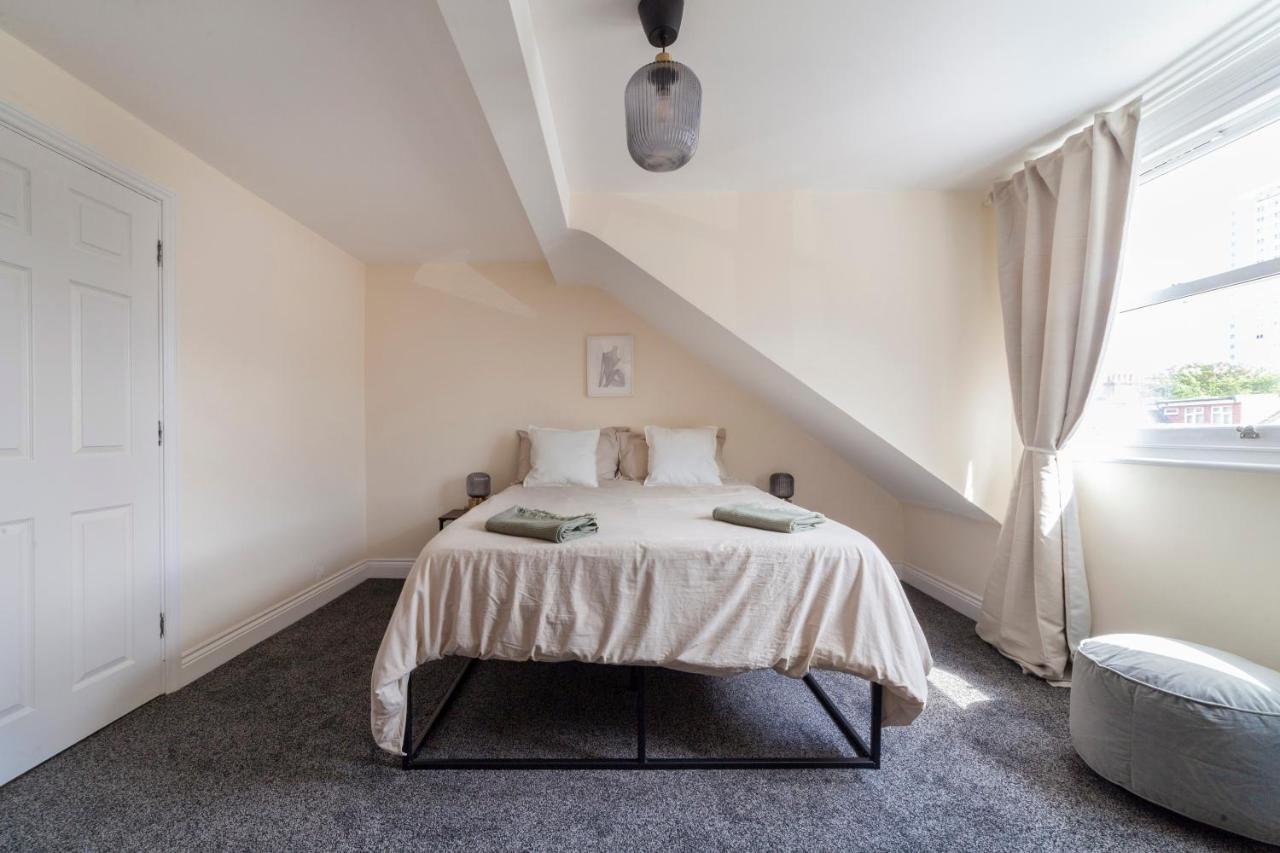 Arte Stays Serviced Houses Stratford - 3 Bedrooms 2 Bathrooms Houses London, Stratford, Maryland, Free Parking, Garden, Weekly Or Monthly Stays - Up To 8 Guests Eksteriør billede