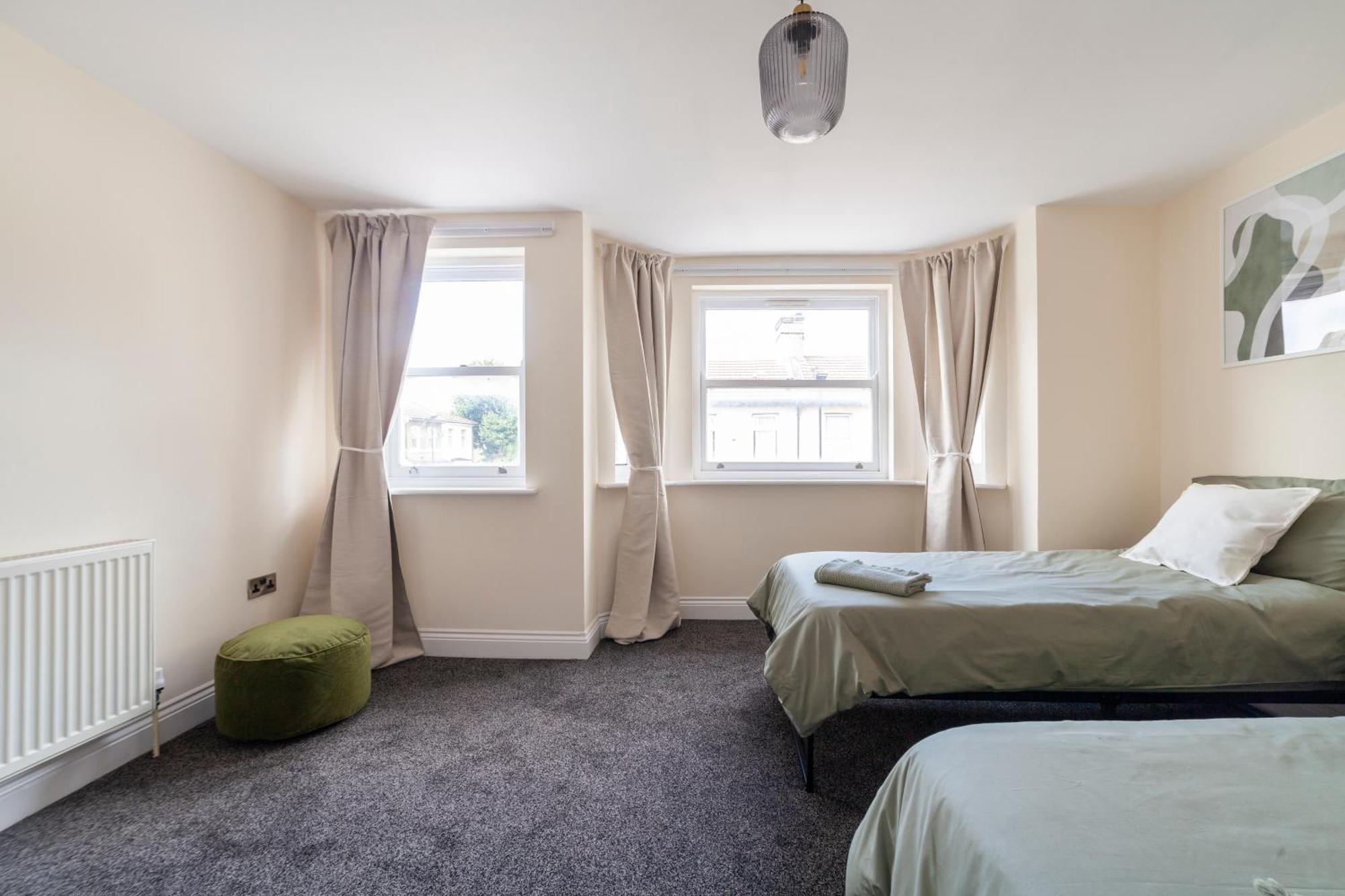 Arte Stays Serviced Houses Stratford - 3 Bedrooms 2 Bathrooms Houses London, Stratford, Maryland, Free Parking, Garden, Weekly Or Monthly Stays - Up To 8 Guests Eksteriør billede