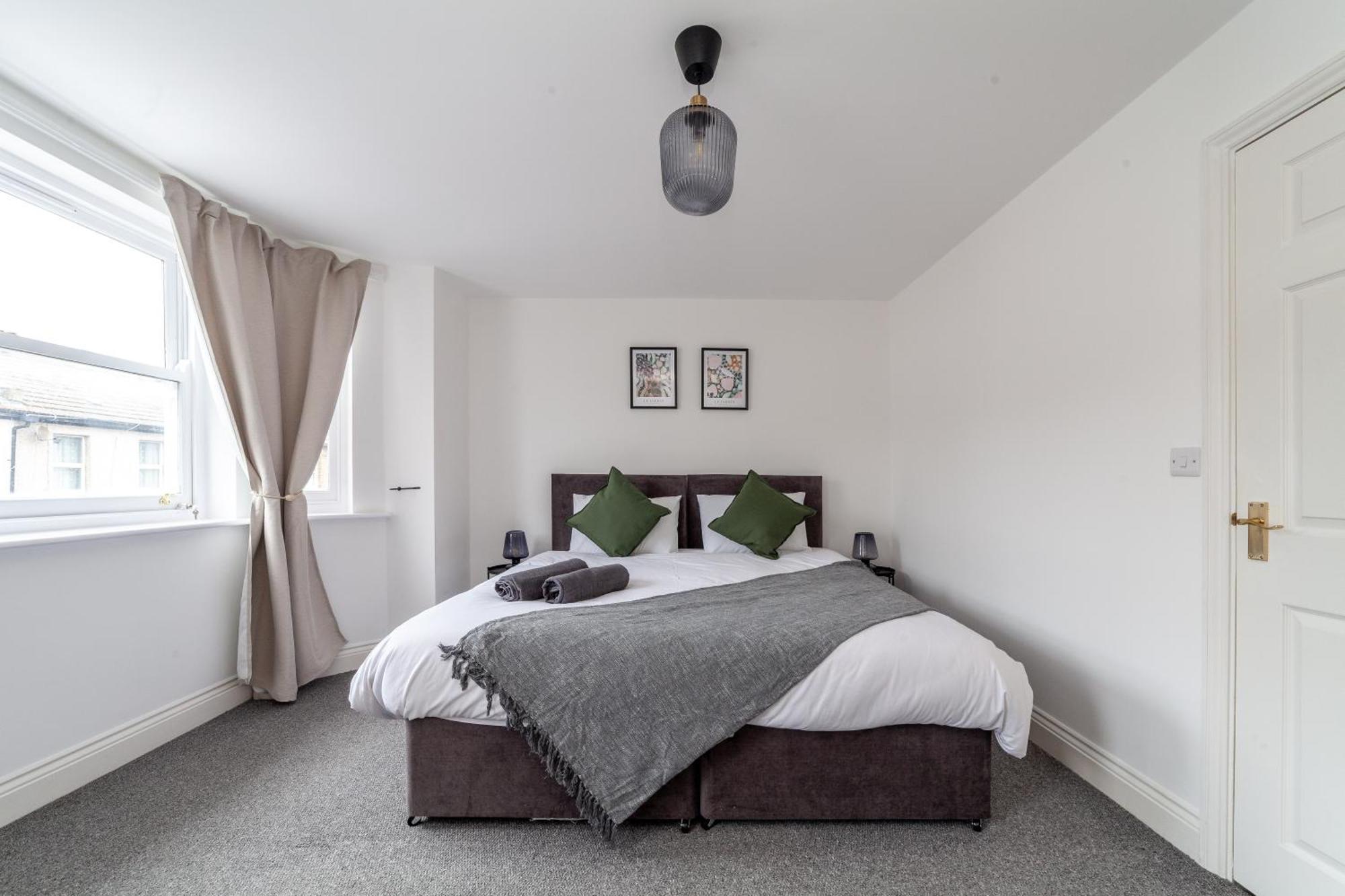 Arte Stays Serviced Houses Stratford - 3 Bedrooms 2 Bathrooms Houses London, Stratford, Maryland, Free Parking, Garden, Weekly Or Monthly Stays - Up To 8 Guests Eksteriør billede