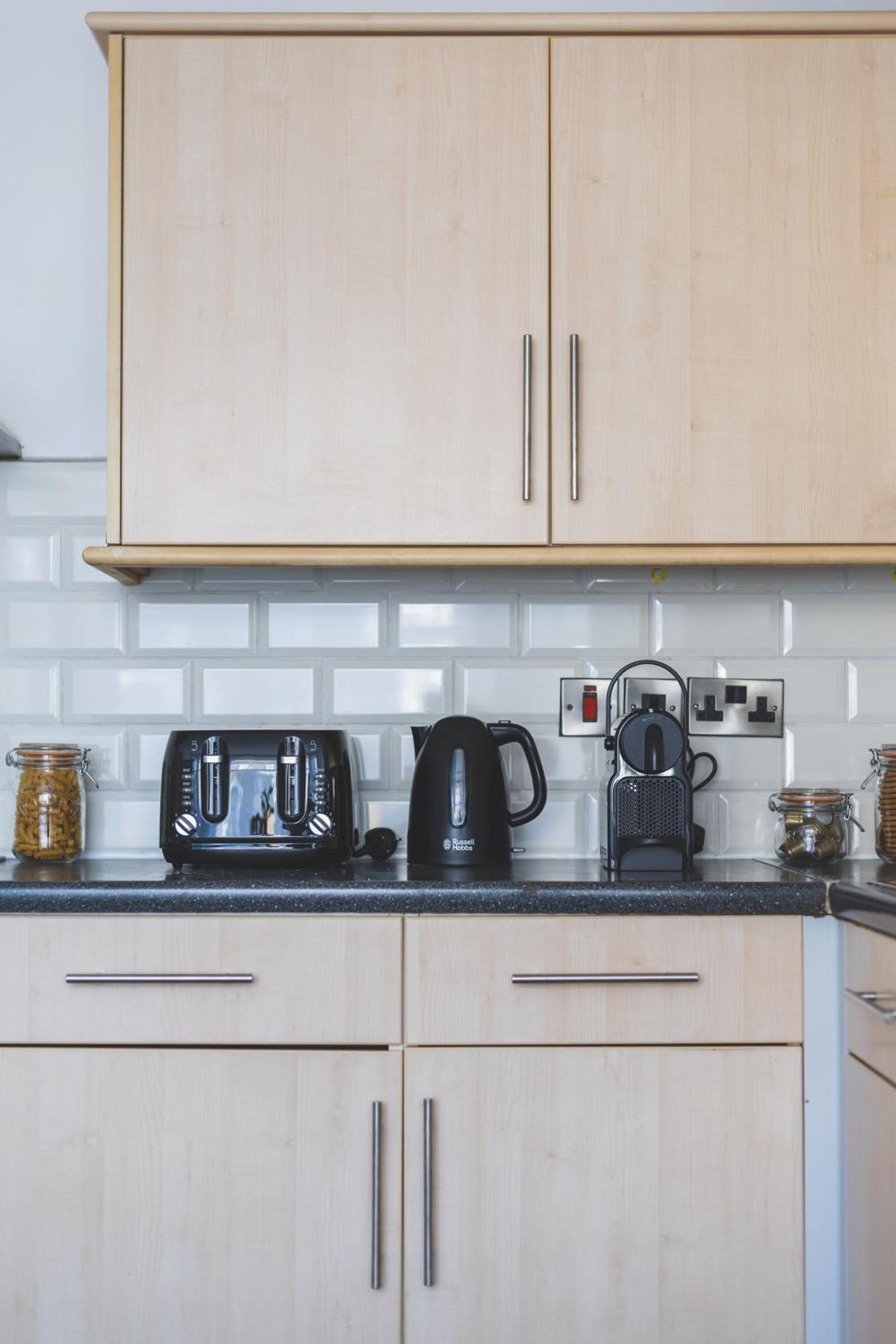 Arte Stays Serviced Houses Stratford - 3 Bedrooms 2 Bathrooms Houses London, Stratford, Maryland, Free Parking, Garden, Weekly Or Monthly Stays - Up To 8 Guests Eksteriør billede