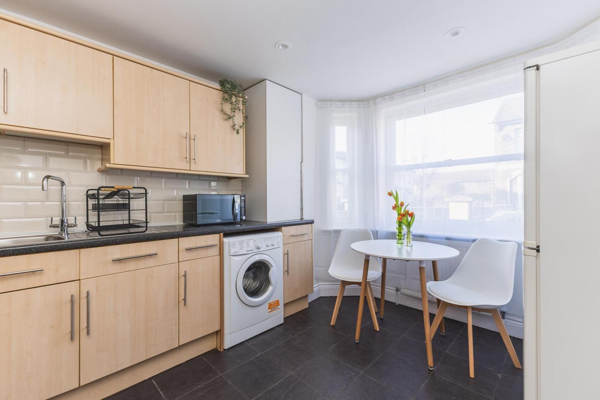 Arte Stays Serviced Houses Stratford - 3 Bedrooms 2 Bathrooms Houses London, Stratford, Maryland, Free Parking, Garden, Weekly Or Monthly Stays - Up To 8 Guests Eksteriør billede