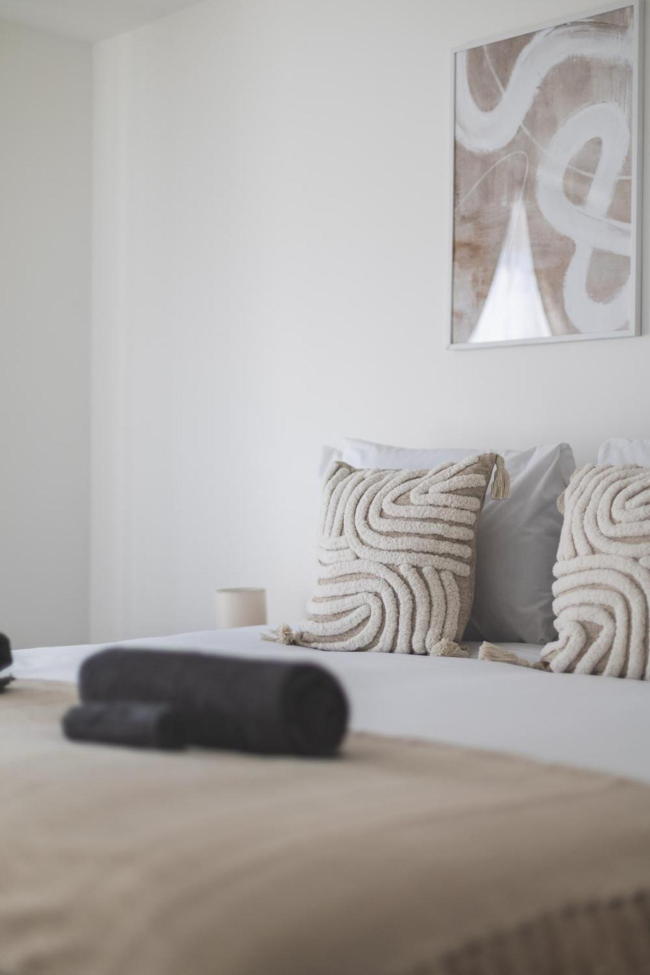 Arte Stays Serviced Houses Stratford - 3 Bedrooms 2 Bathrooms Houses London, Stratford, Maryland, Free Parking, Garden, Weekly Or Monthly Stays - Up To 8 Guests Eksteriør billede