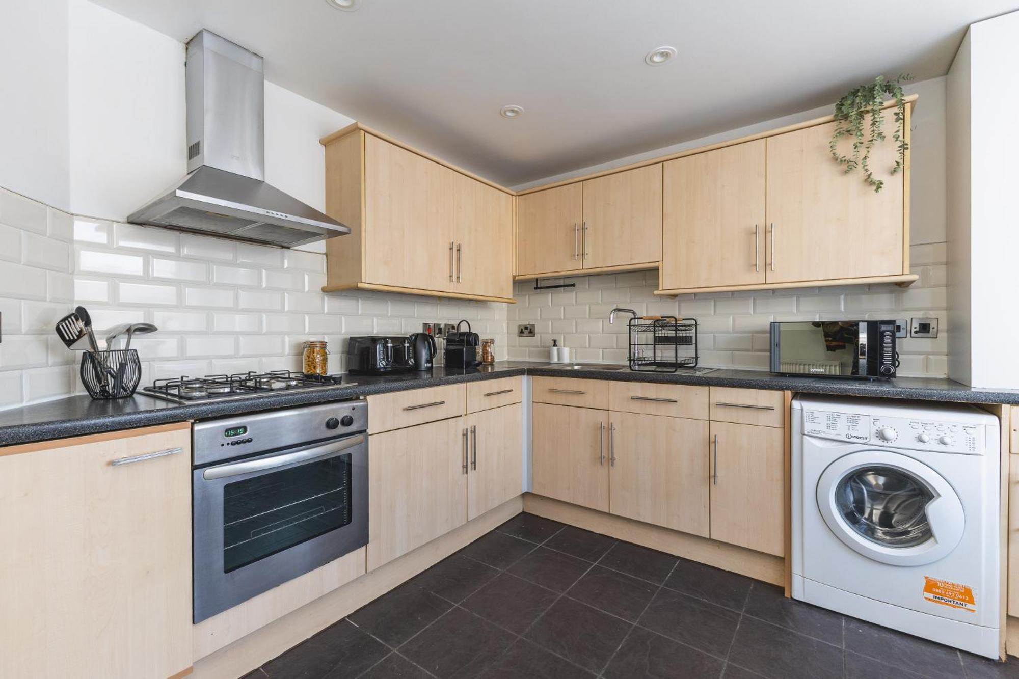 Arte Stays Serviced Houses Stratford - 3 Bedrooms 2 Bathrooms Houses London, Stratford, Maryland, Free Parking, Garden, Weekly Or Monthly Stays - Up To 8 Guests Eksteriør billede