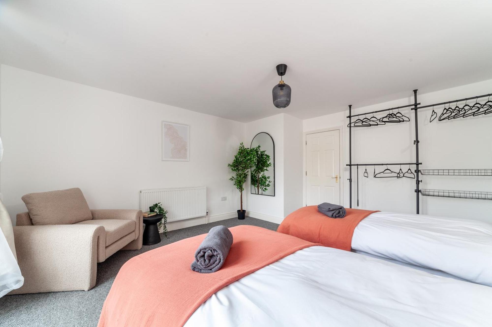 Arte Stays Serviced Houses Stratford - 3 Bedrooms 2 Bathrooms Houses London, Stratford, Maryland, Free Parking, Garden, Weekly Or Monthly Stays - Up To 8 Guests Eksteriør billede
